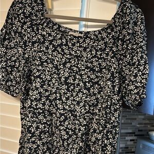 Navy & White Floral Puff Sleeve Top - Women